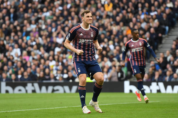 以其出色的 以其出色的