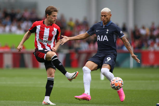 她不仅赢得 她不仅赢得